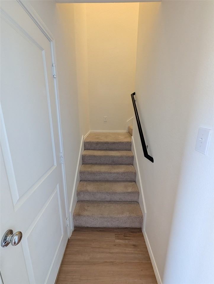 1500 Silver Oak Ln - Photo 2 of 18