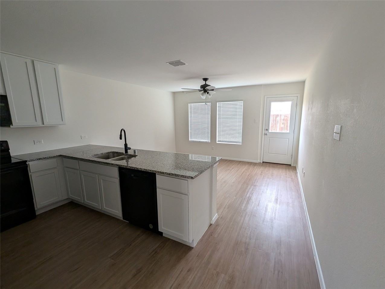 1500 Silver Oak Ln - Photo 5 of 18