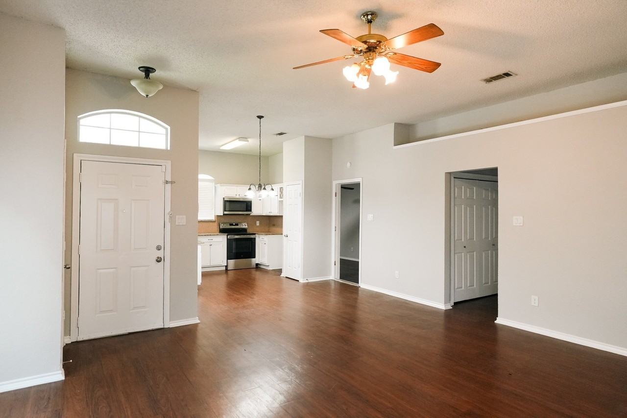 6310 Jessica Way - Photo 6 of 32