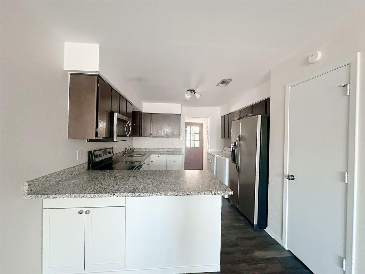 5512 Alexander St - Photo 7 of 16