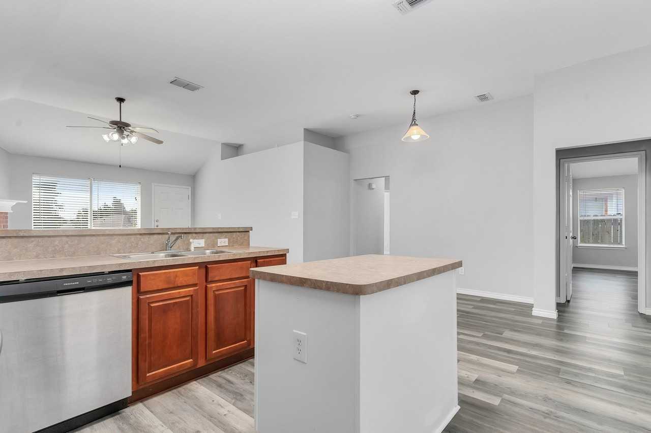 7321 Grass Valley Trl - Photo 6 of 19