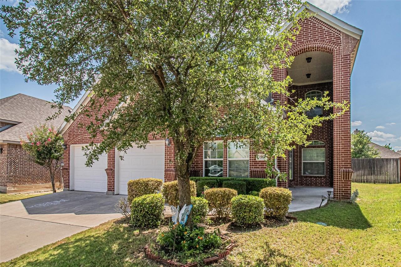 5204 Katy Rose Ct - Photo 2 of 32