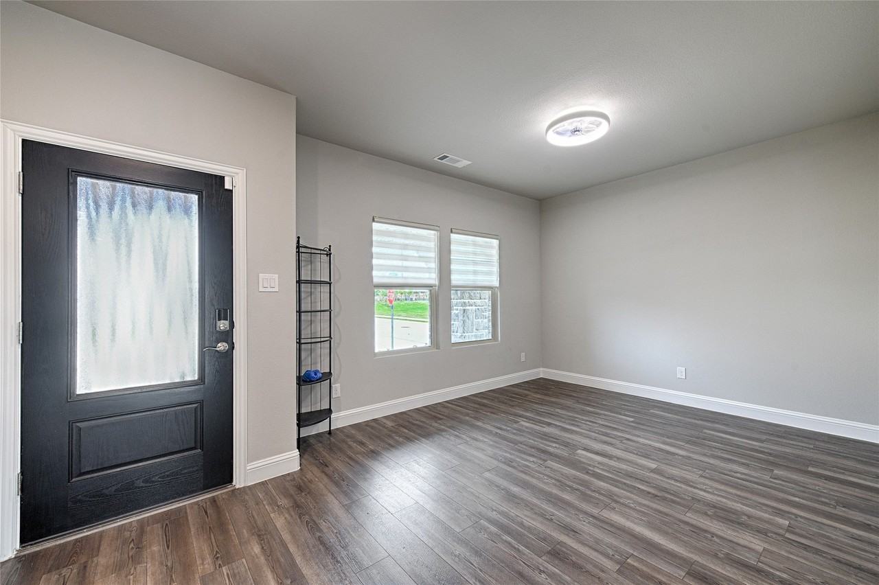 5107 Emerald Hill Dr - Photo 7 of 39