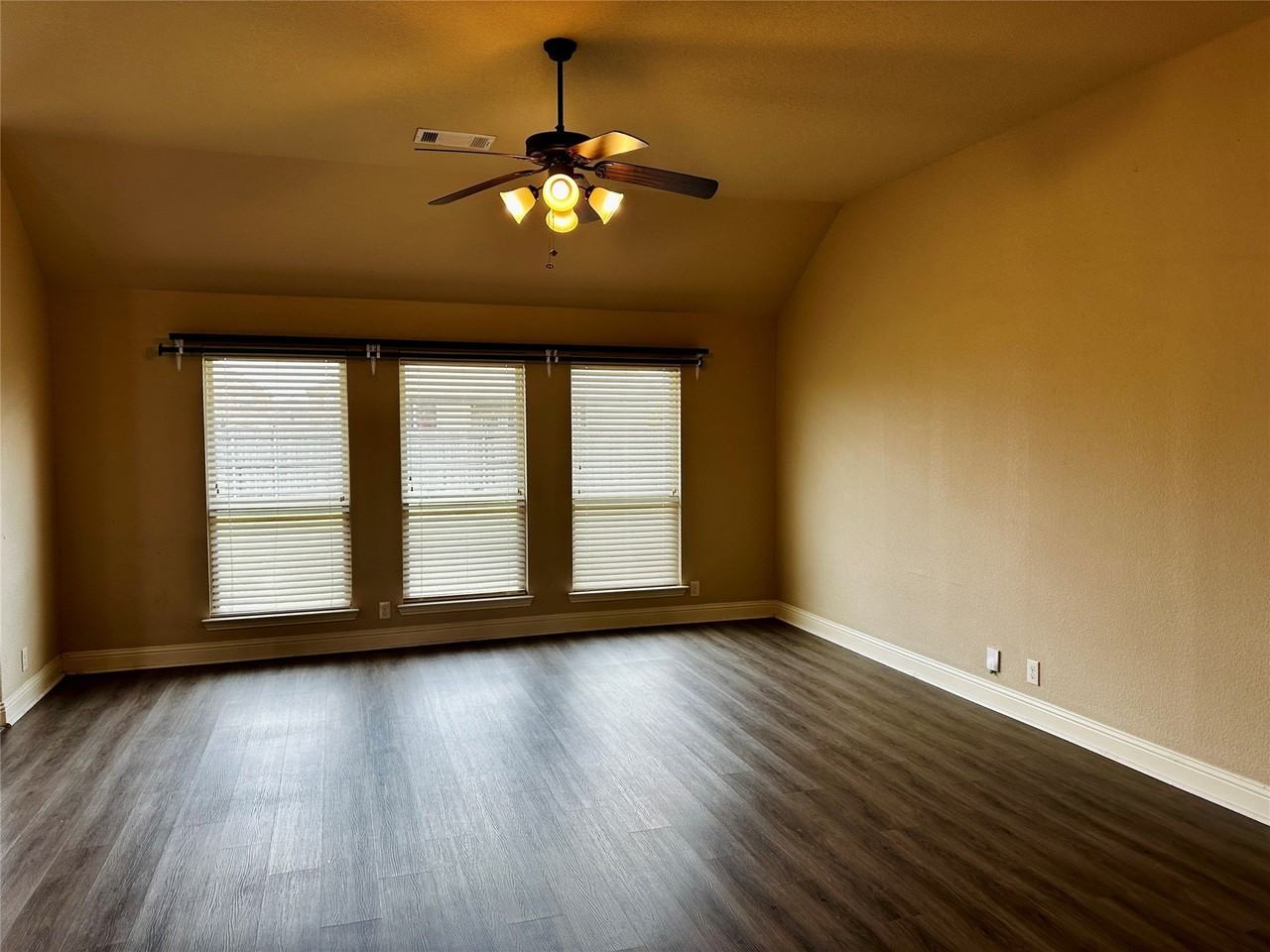3011 Winecup Ct - Photo 4 of 25
