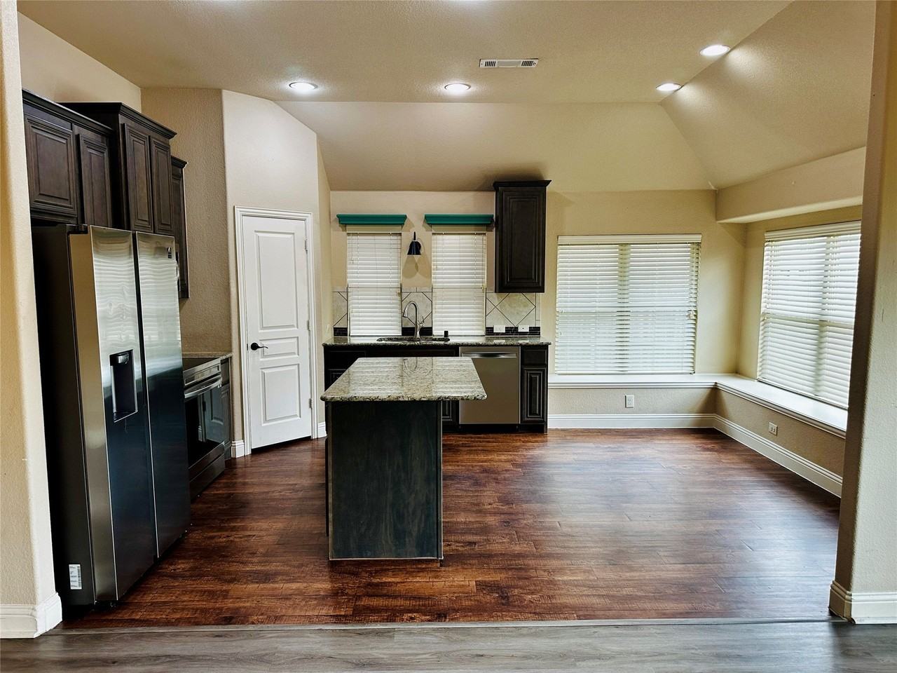 3011 Winecup Ct - Photo 7 of 25