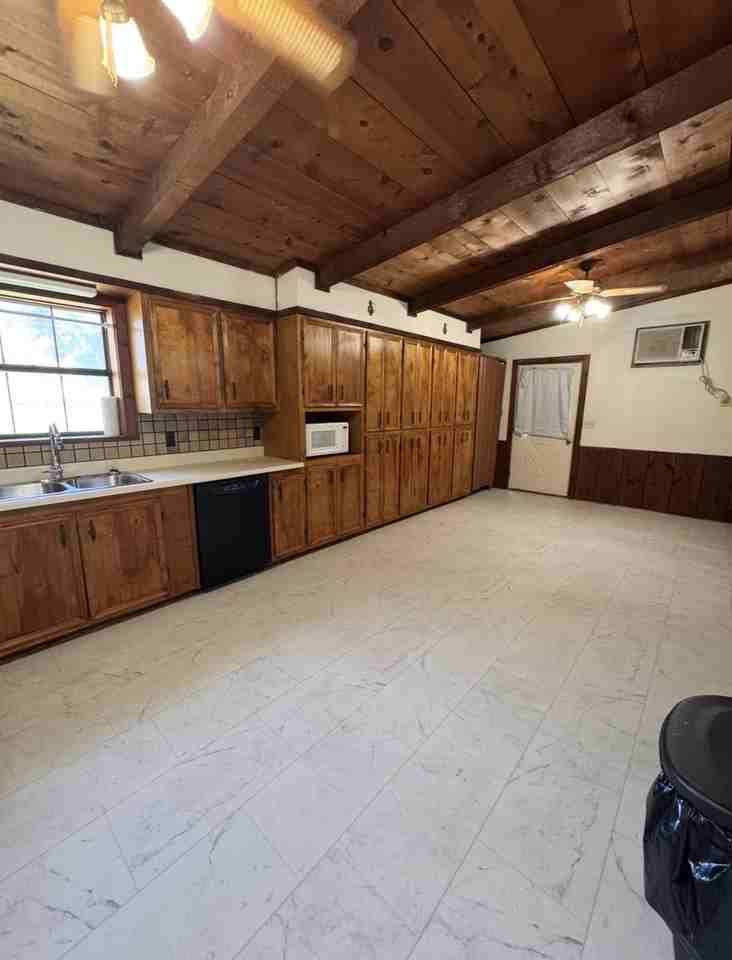 1391 County Road 232 - Photo 3 of 15
