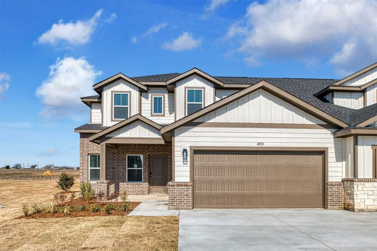 4062 Lecroy Ct - Photo 3 of 36