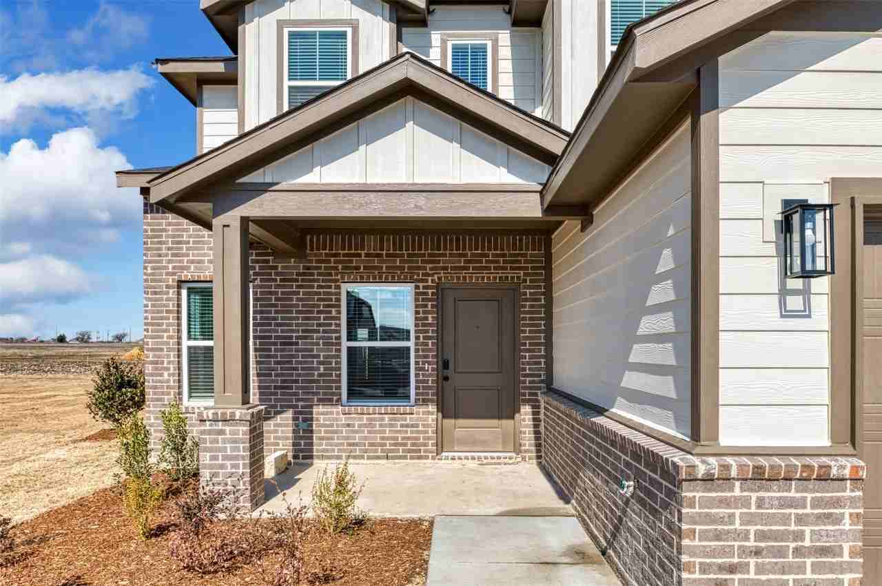 4062 Lecroy Ct - Photo 4 of 36