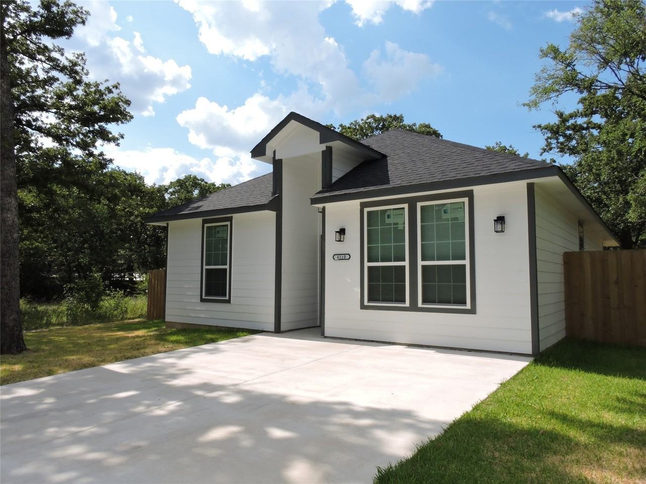 6110 Tejas Dr - Photo 2 of 19