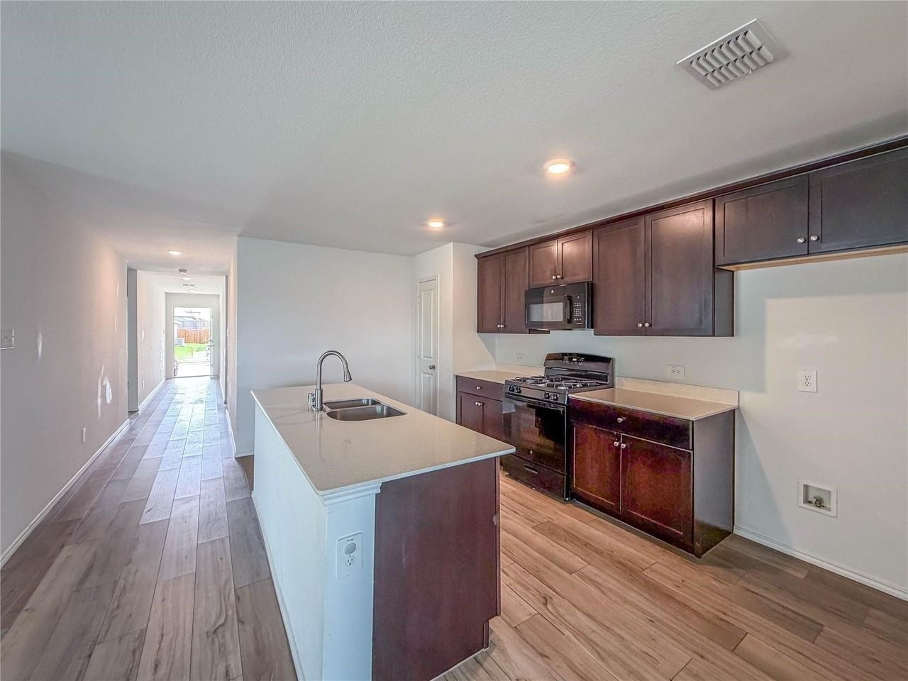 416 Frio Pass Trl - Photo 2 of 13