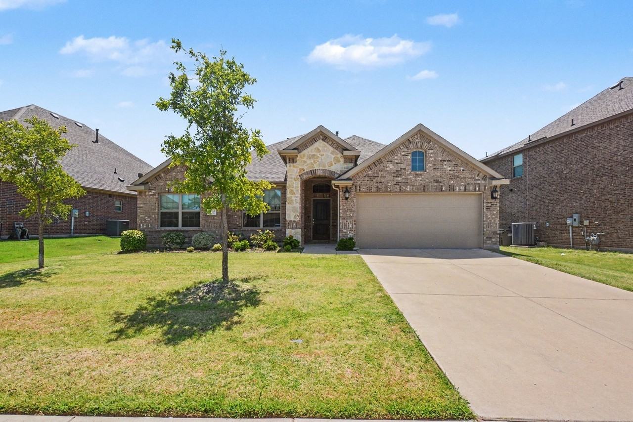 312 Eagle Rdg - Photo 2 of 30