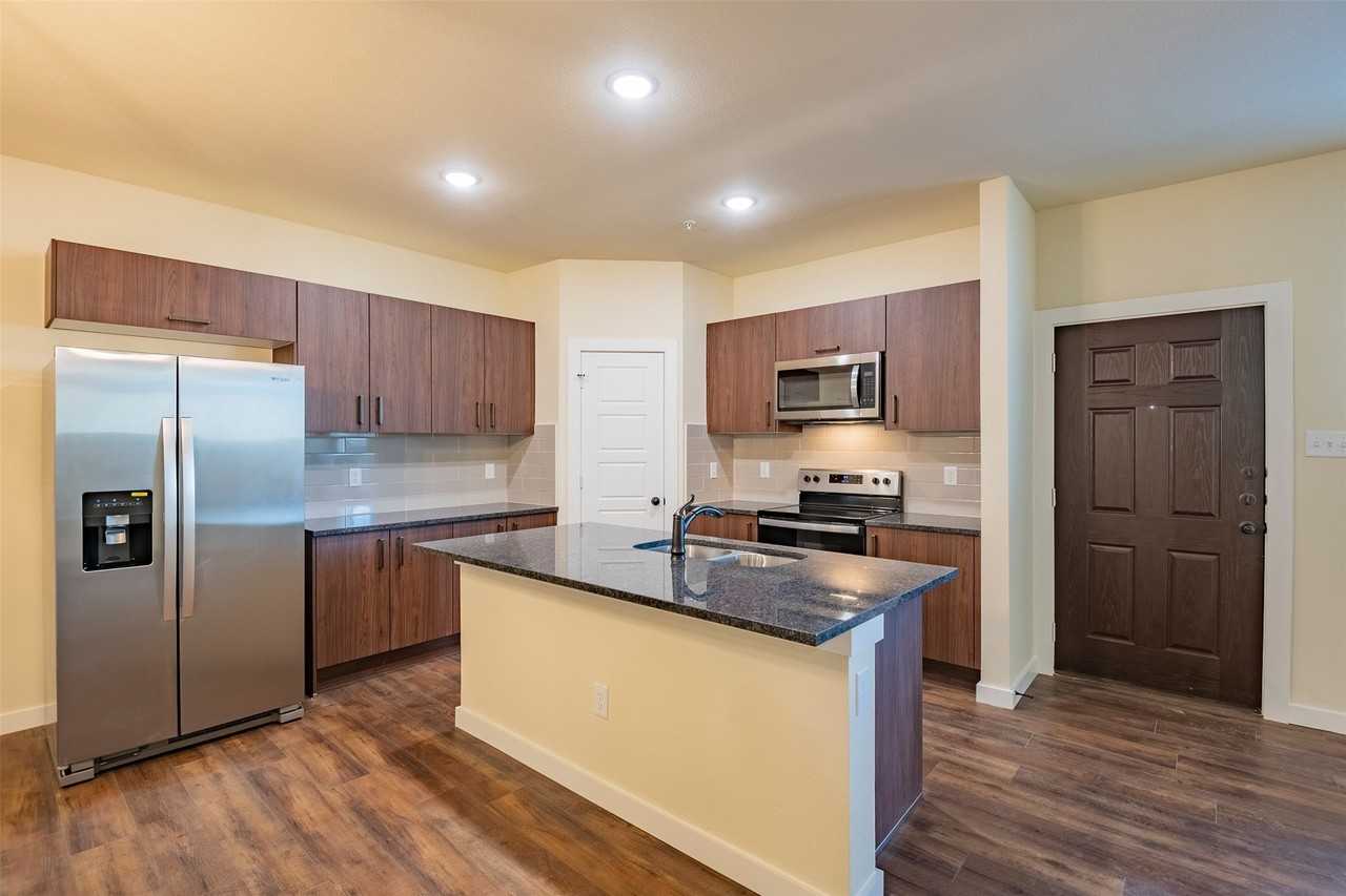 713 Wheatfield Dr - Photo 5 of 17