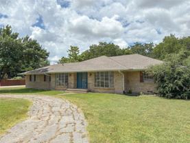 511 W Walnut St - Photo 1 of 1