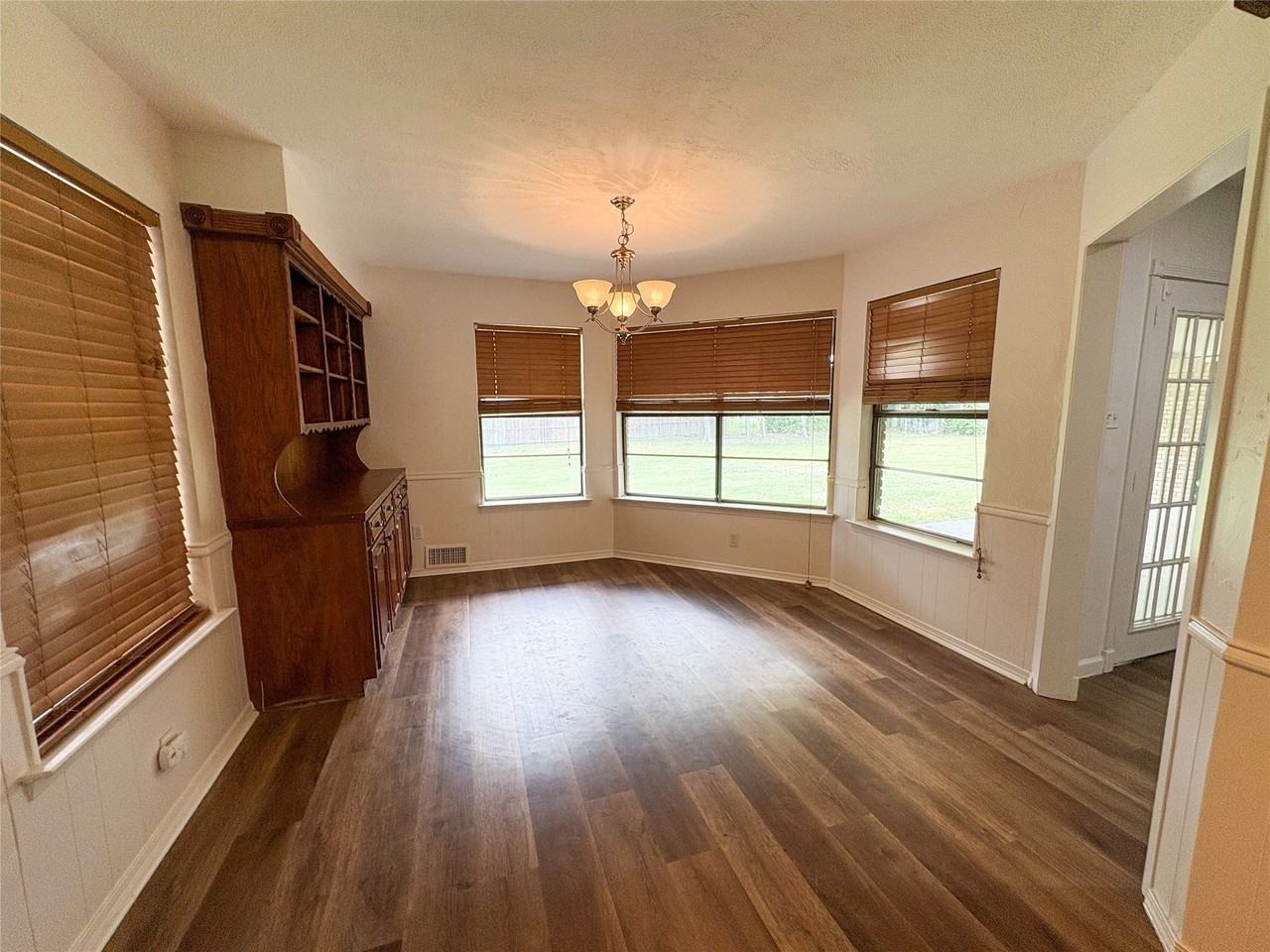 511 W Walnut St - Photo 7 of 26