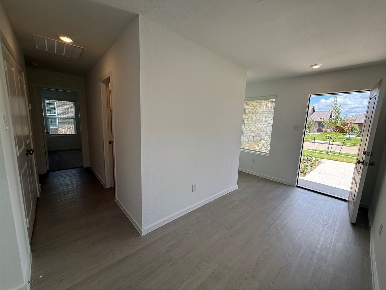 2524 Guineas Ln - Photo 5 of 35