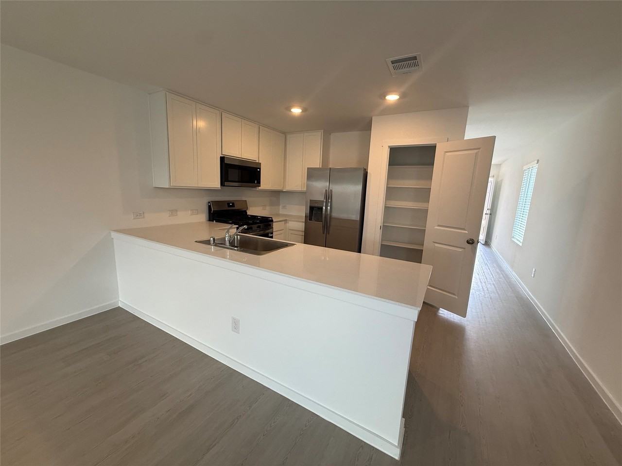 2524 Guineas Ln - Photo 6 of 35