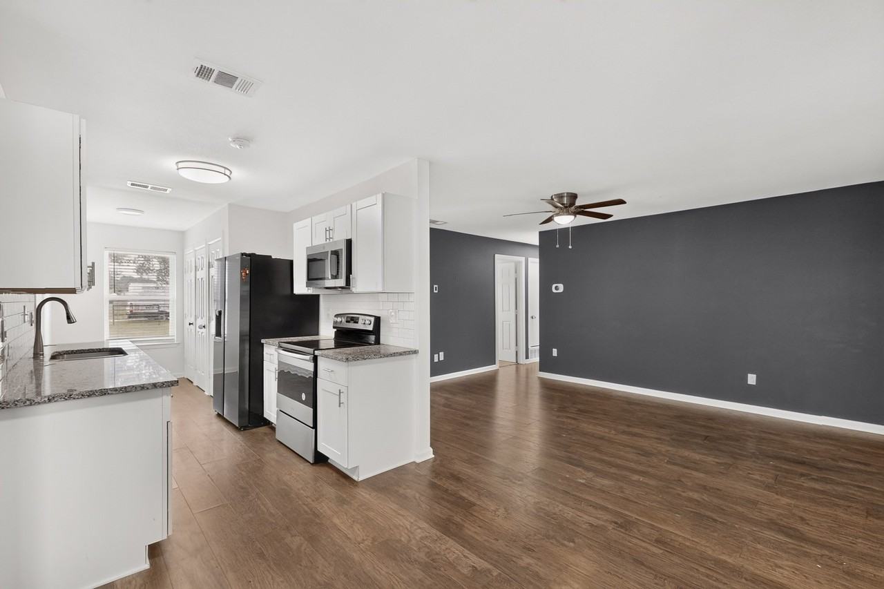 10332 Grabbs Ln - Photo 5 of 34