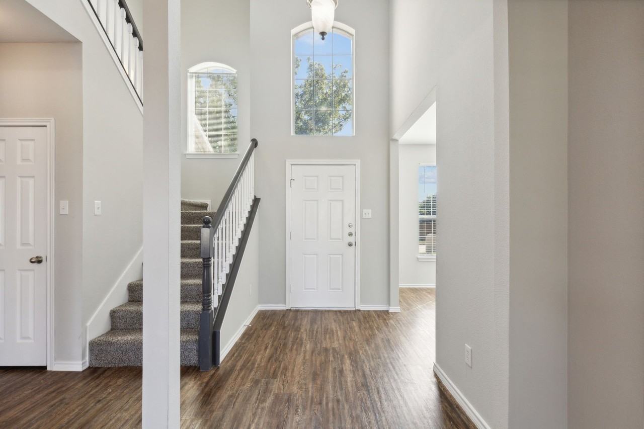 5100 Brookside Dr - Photo 4 of 33