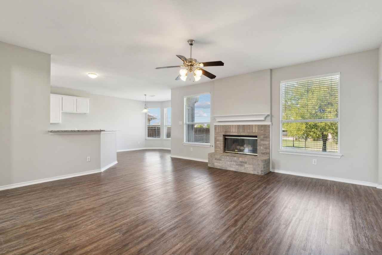 5100 Brookside Dr - Photo 6 of 33