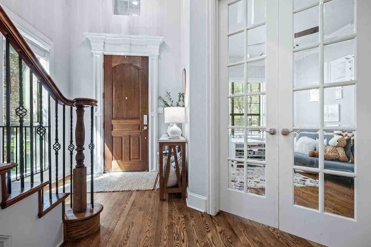 5332 Longview St - Photo 5 of 31