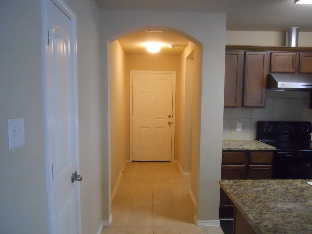 1205 Jasper Xing - Photo 2 of 22