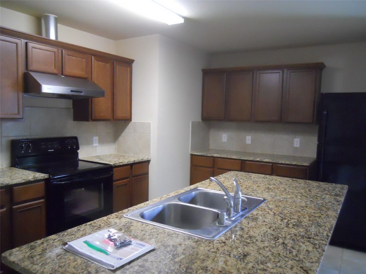 1205 Jasper Xing - Photo 4 of 22