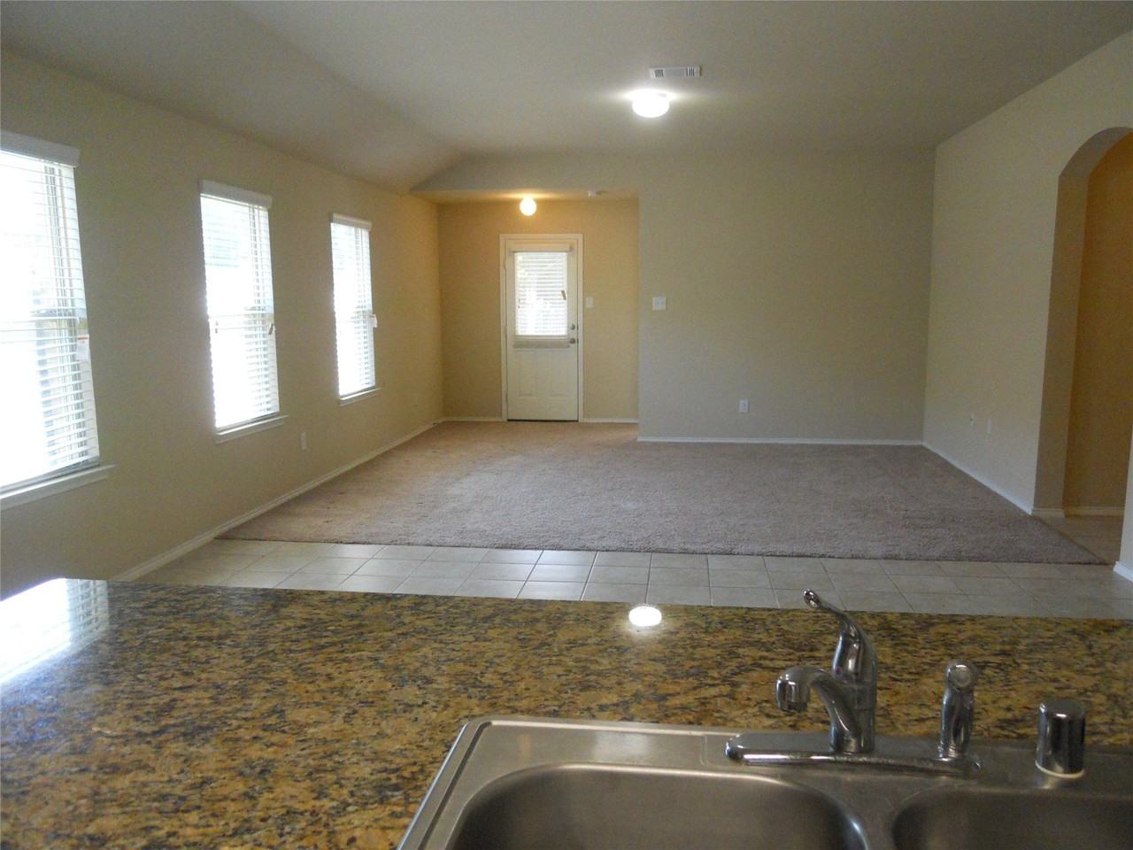 1205 Jasper Xing - Photo 5 of 22