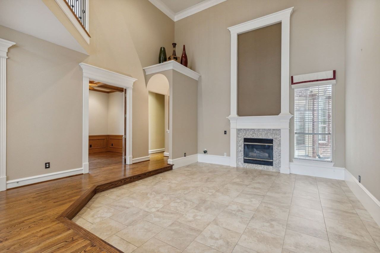 5004 Seville Ln - Photo 7 of 38
