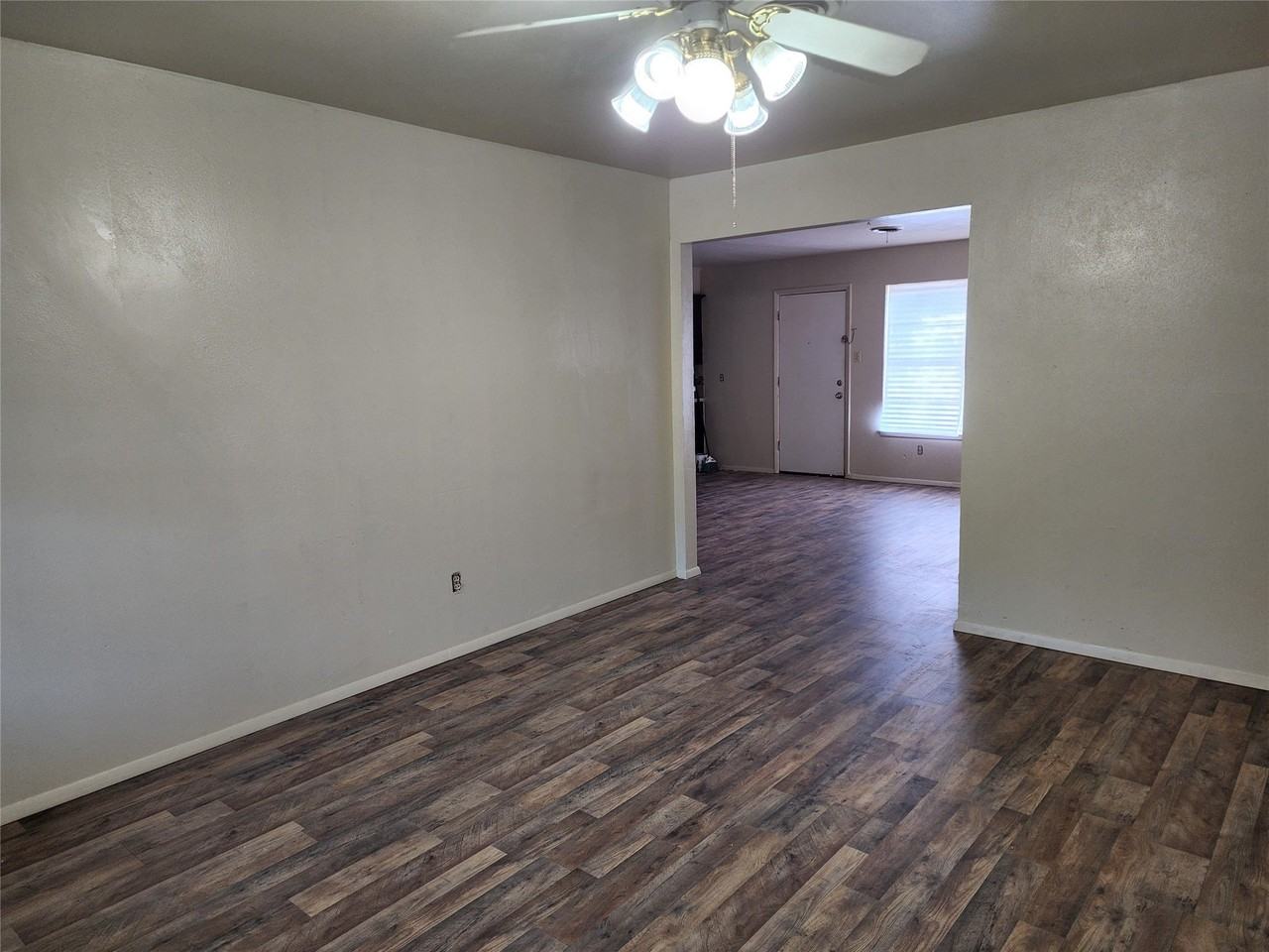 401 N San Jose Dr - Photo 2 of 11