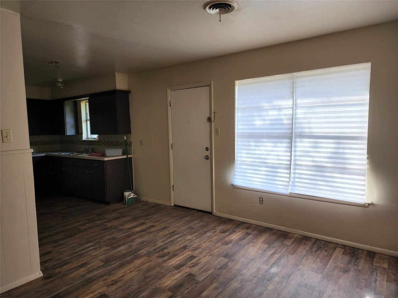 401 N San Jose Dr - Photo 3 of 11