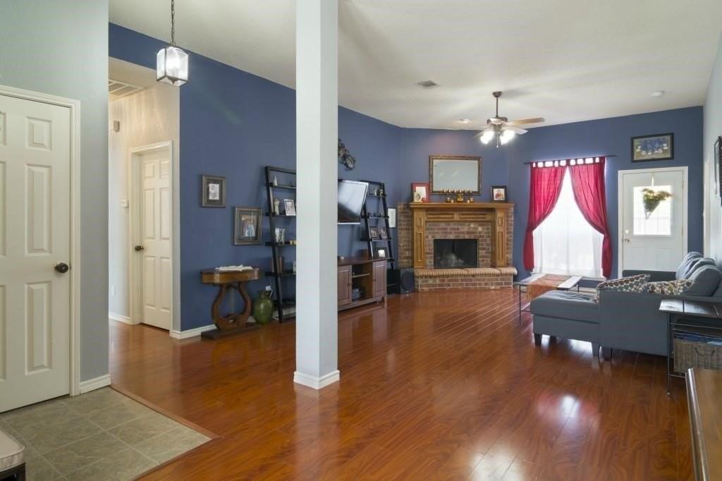 1461 Norfolk Ct - Photo 2 of 10