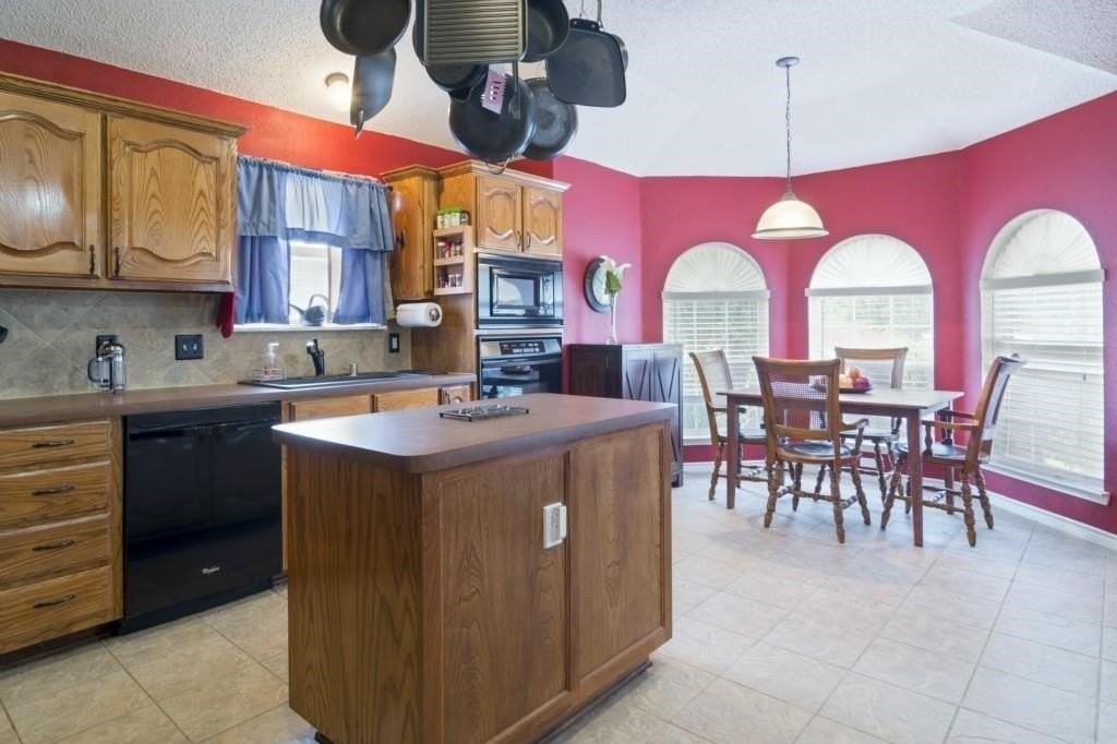 1461 Norfolk Ct - Photo 5 of 10