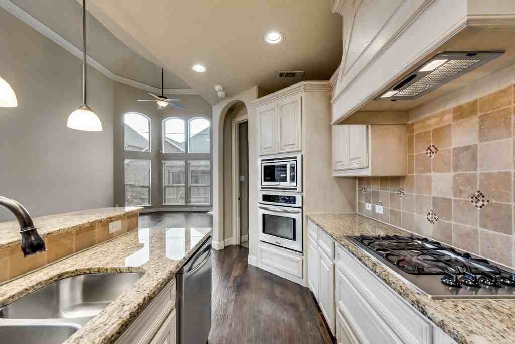 8408 La Fontaine Dr - Photo 7 of 18