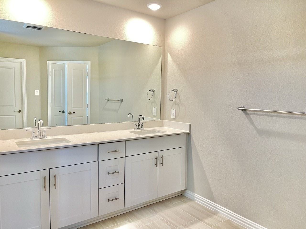 2624 Wellington Ln - Photo 2 of 20