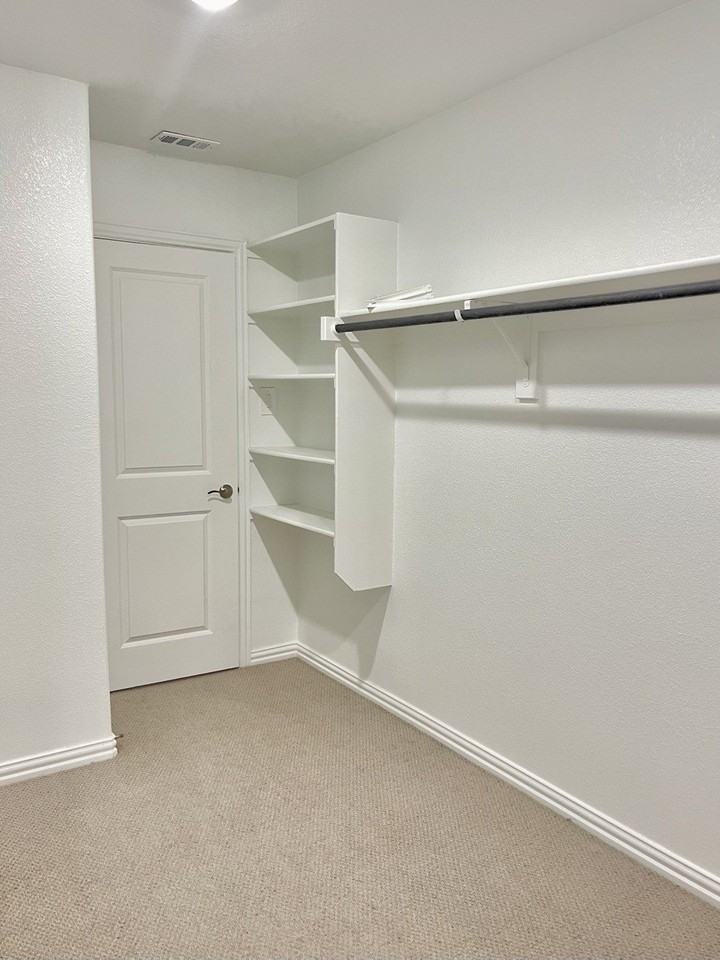 2624 Wellington Ln - Photo 6 of 20