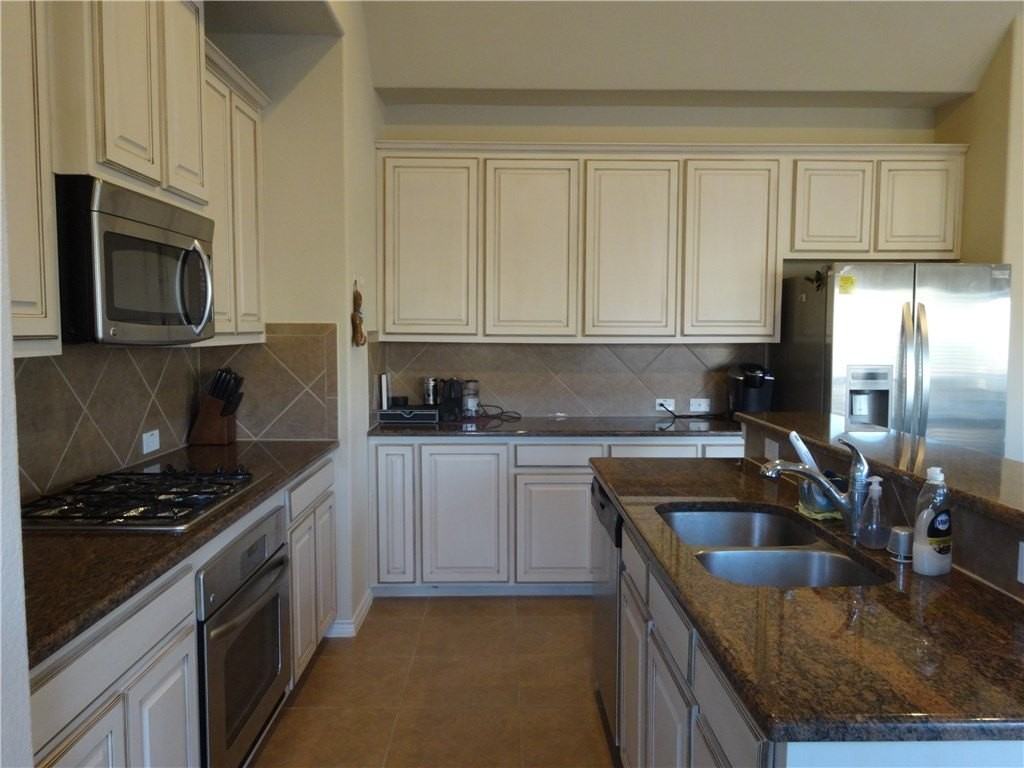 9400 Deerhurst Pl - Photo 5 of 27