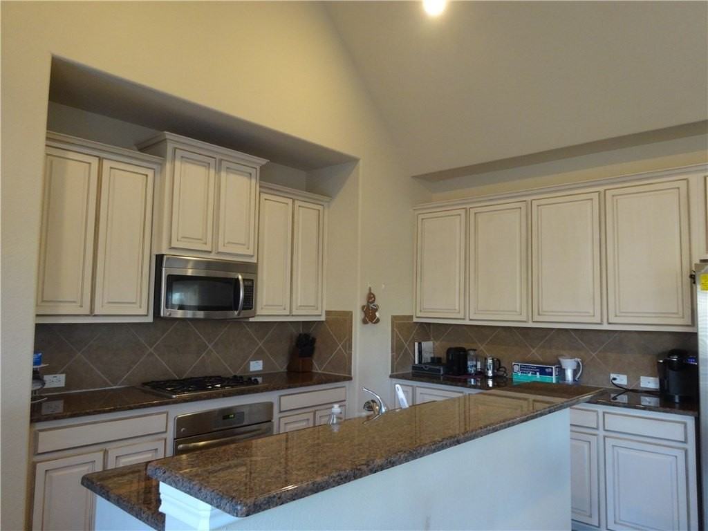 9400 Deerhurst Pl - Photo 7 of 27