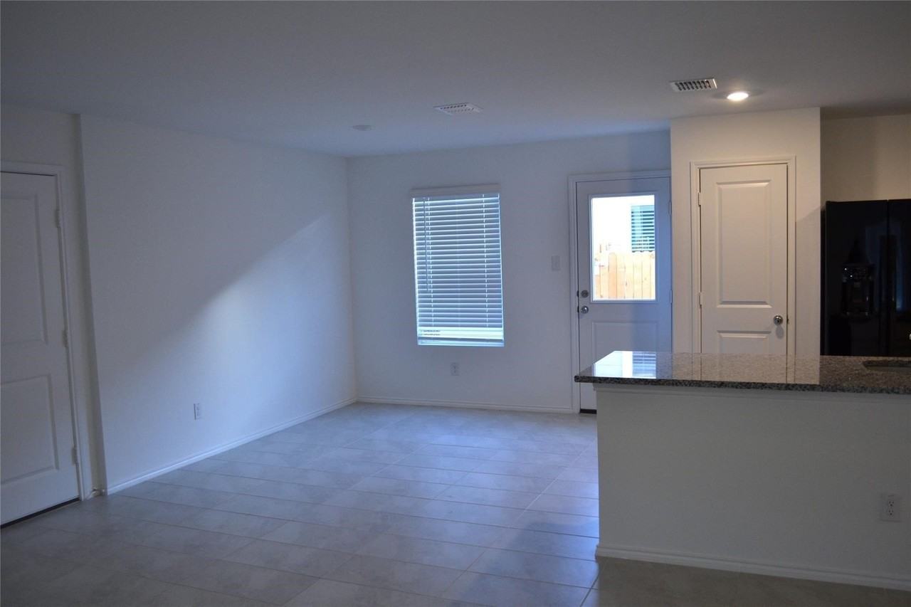1230 Cherry Bark Dr - Photo 6 of 36