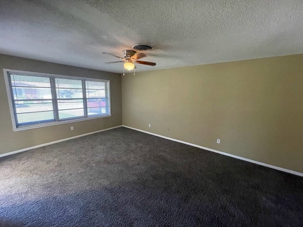 1227 Park Center St - Photo 2 of 13