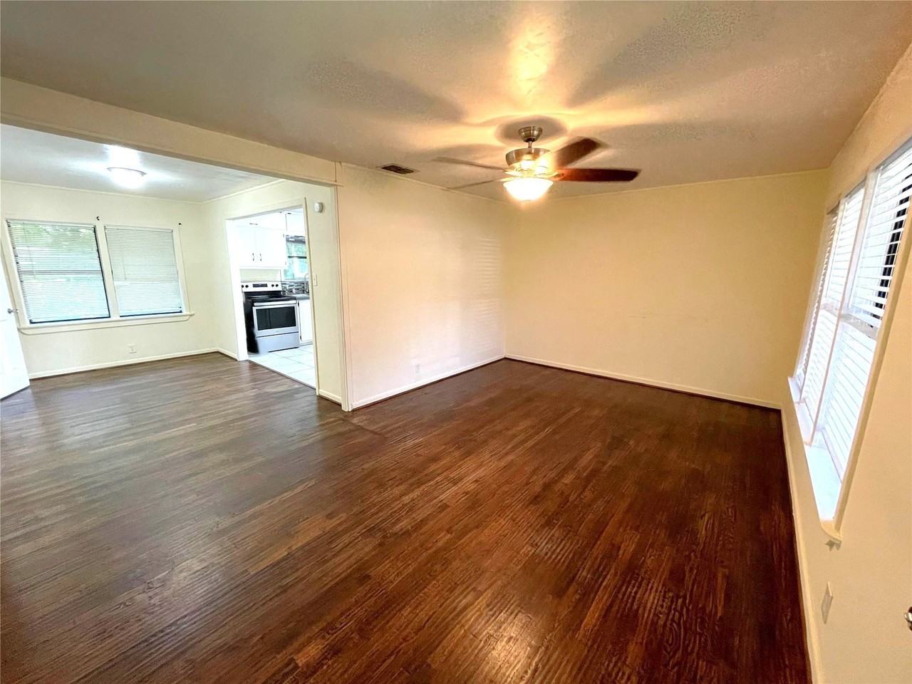 501 S Perry Ave - Photo 2 of 11
