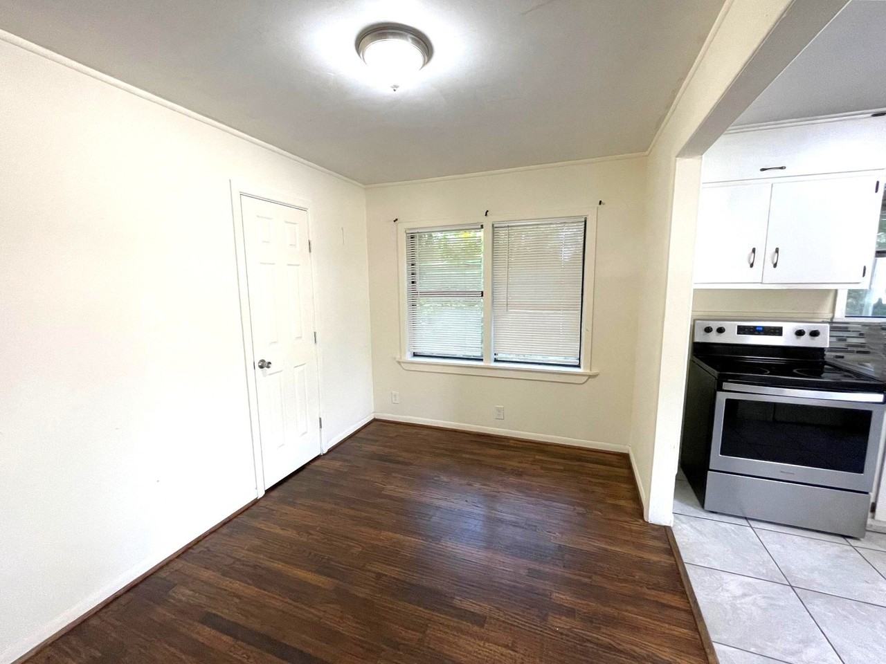 501 S Perry Ave - Photo 3 of 11