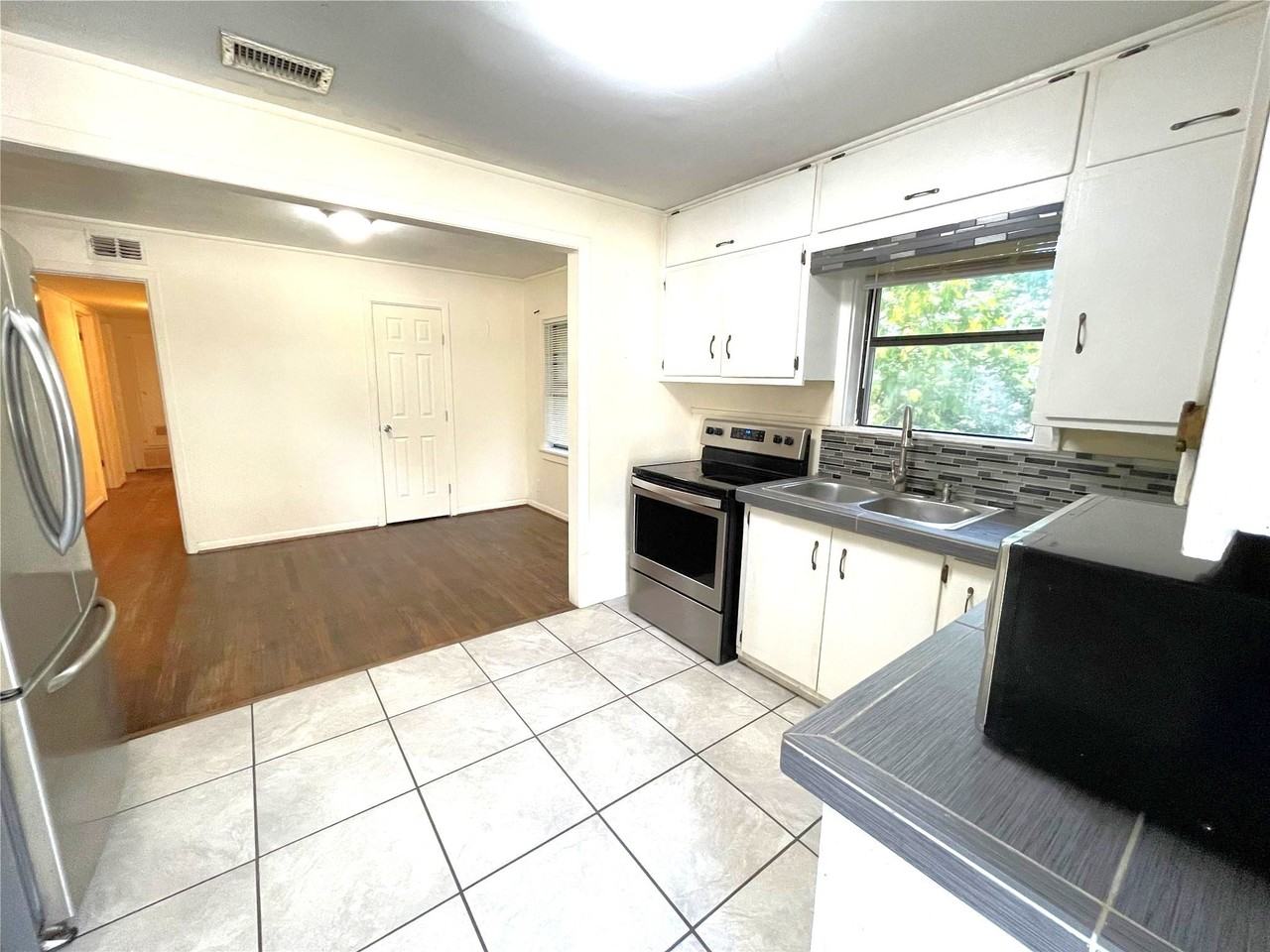 501 S Perry Ave - Photo 5 of 11