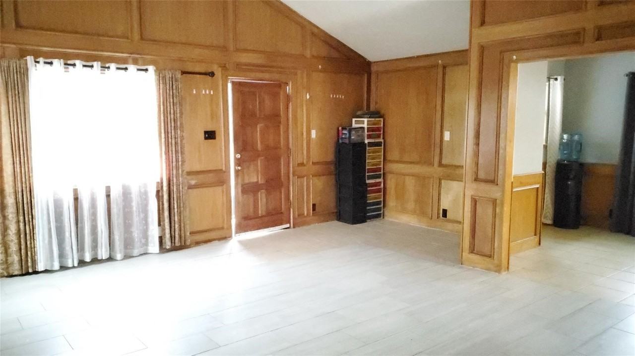 204 Alice Dr - Photo 2 of 14
