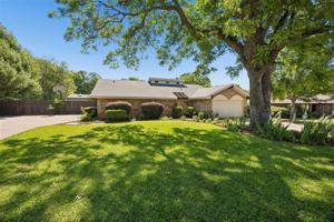 featured image of 1203 Oakwood Trl