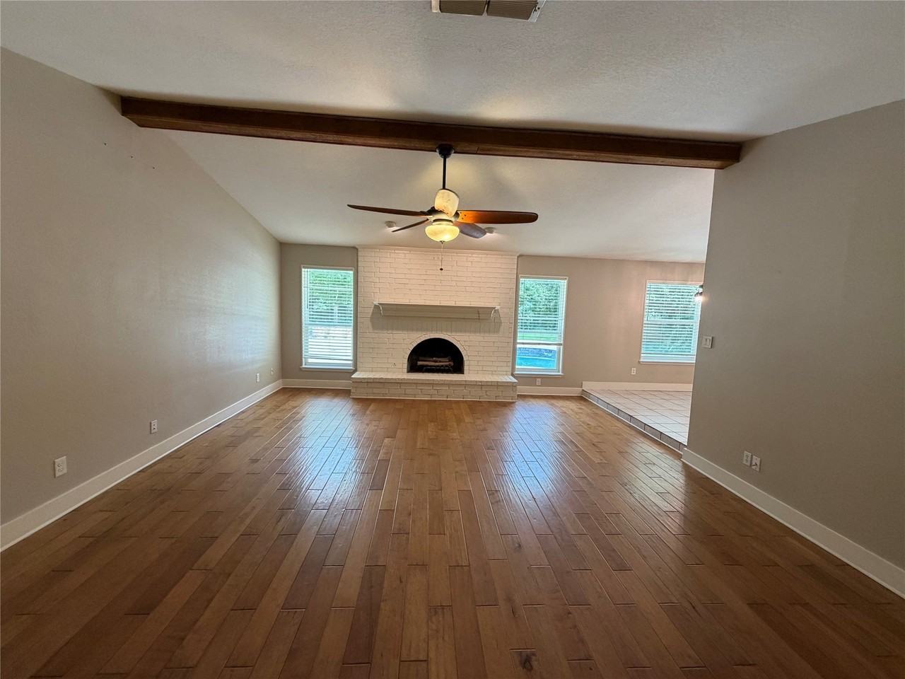 1203 Oakwood Trl - Photo 4 of 19