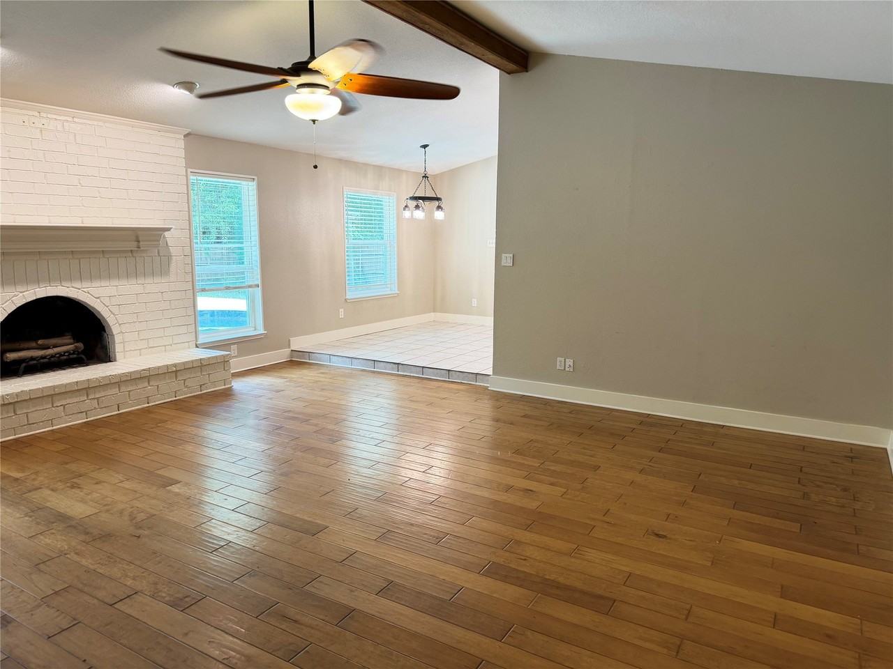 1203 Oakwood Trl - Photo 5 of 19
