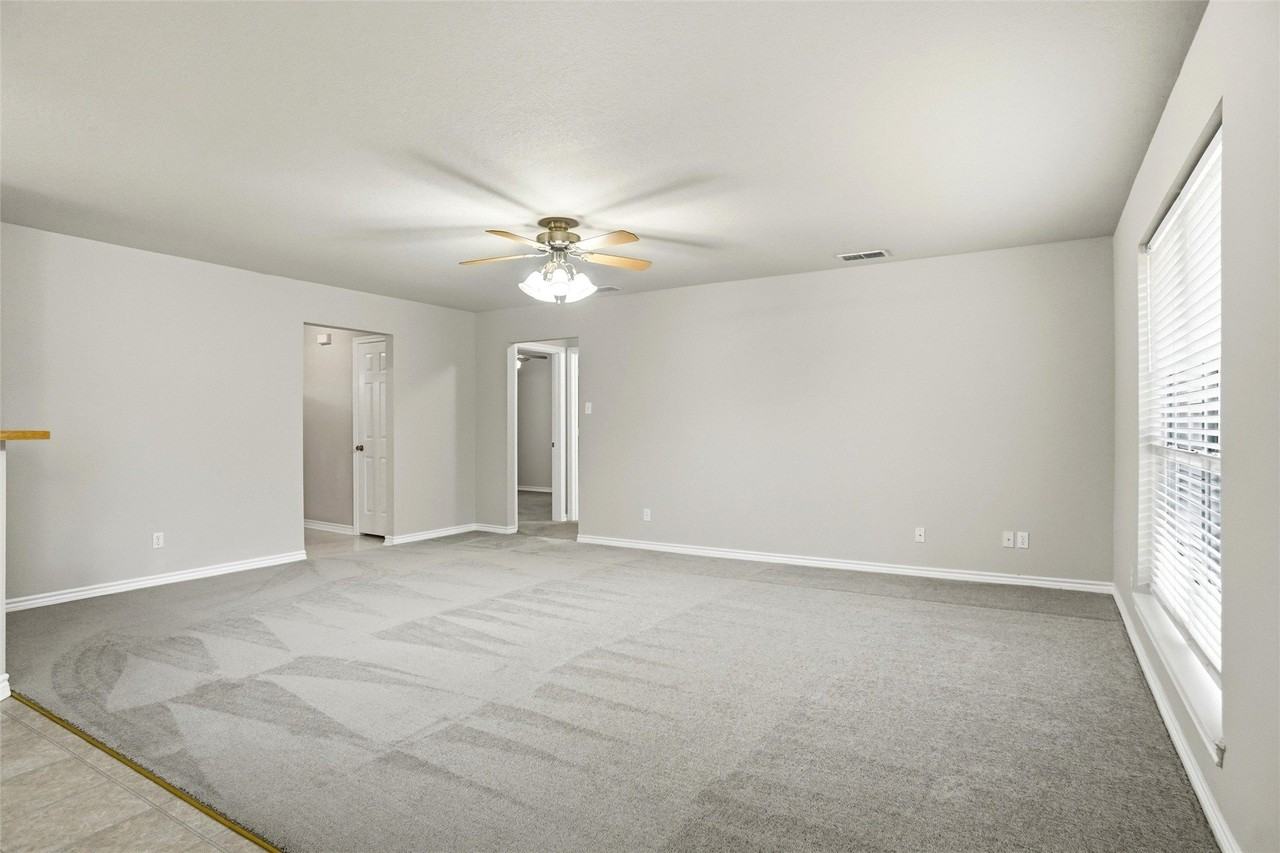 612 N Avenue C - Photo 3 of 16