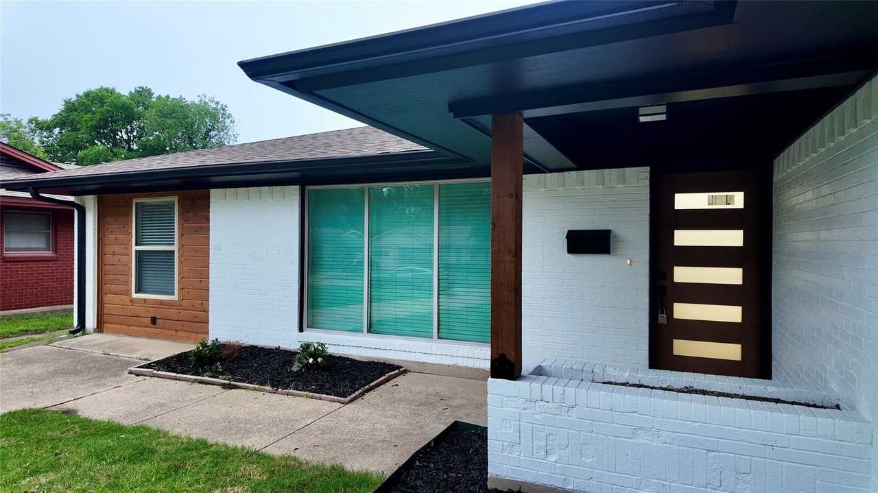 11343 Lippitt Ave - Photo 2 of 22