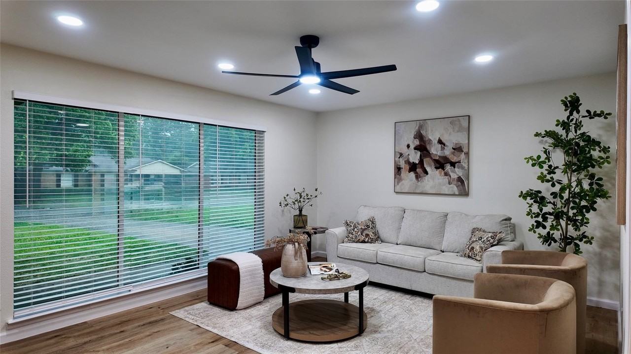 11343 Lippitt Ave - Photo 4 of 22
