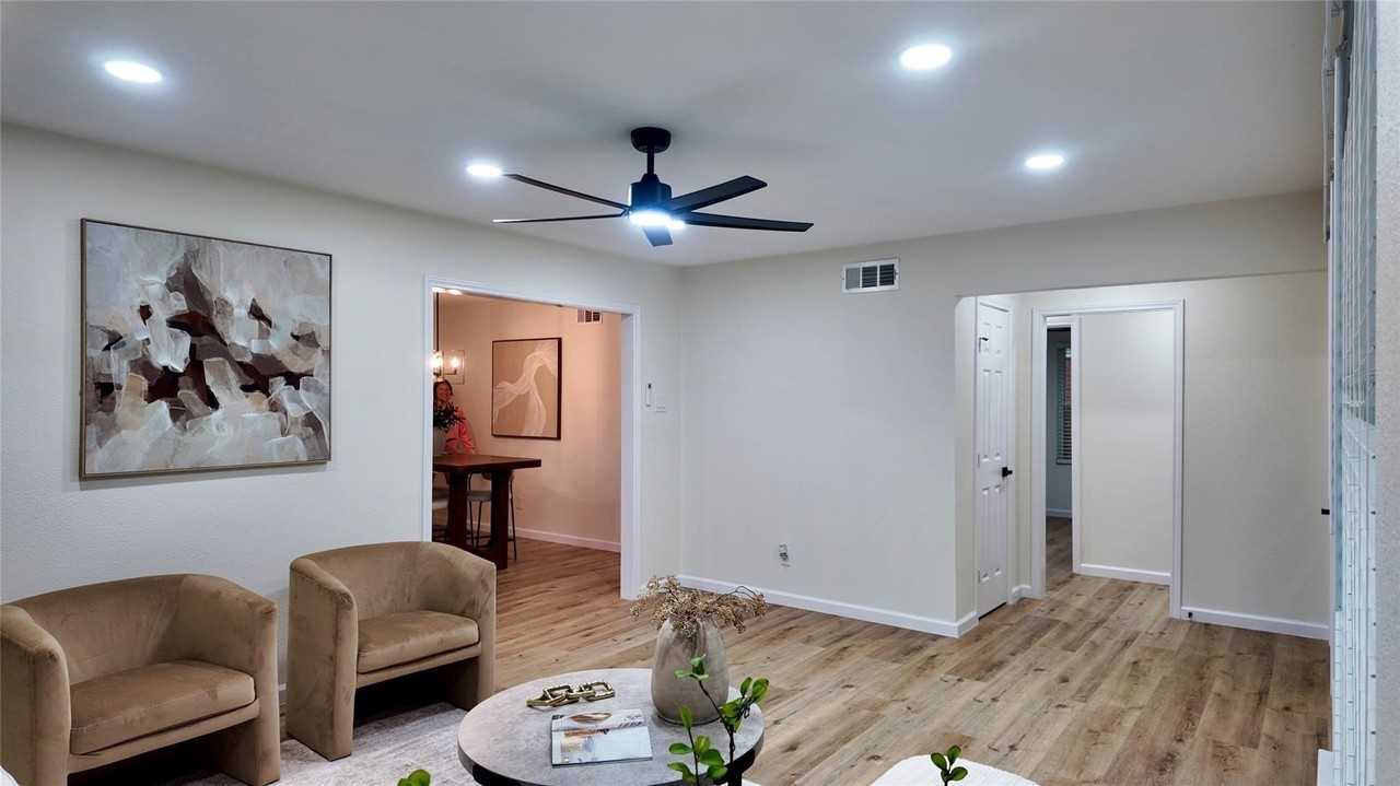 11343 Lippitt Ave - Photo 5 of 22